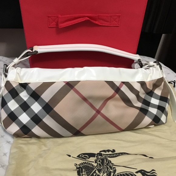 Authentic Burberry Stylish Purse - Picture 3 of 3